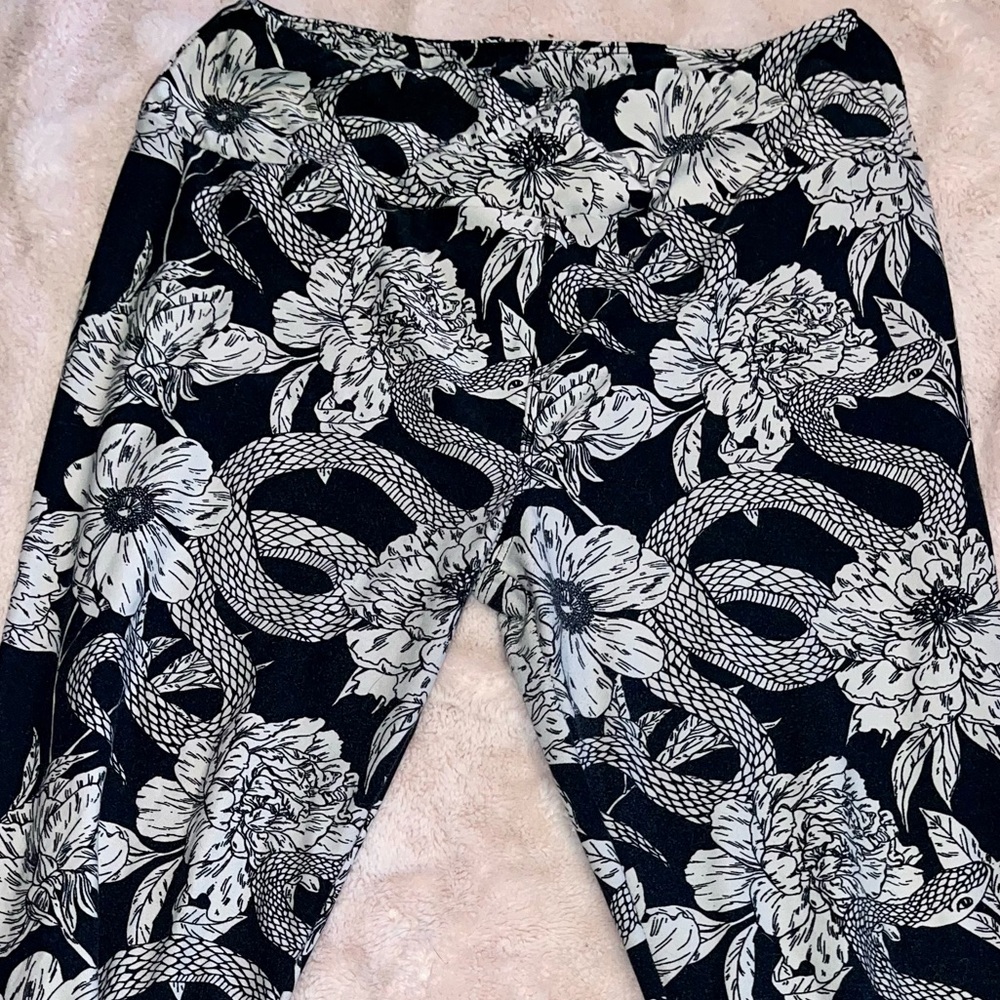 BUNDLE! Floral and Serpent Leggings (2 items included)